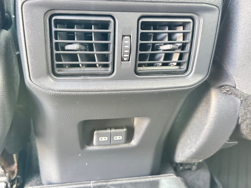 Toyota RAV4 LE AWD / VITRES TEINTÉES*HITCH*DÉMARREUR ET + / 2023 à Thetford Mines, Québec - 55 - w1024h768px