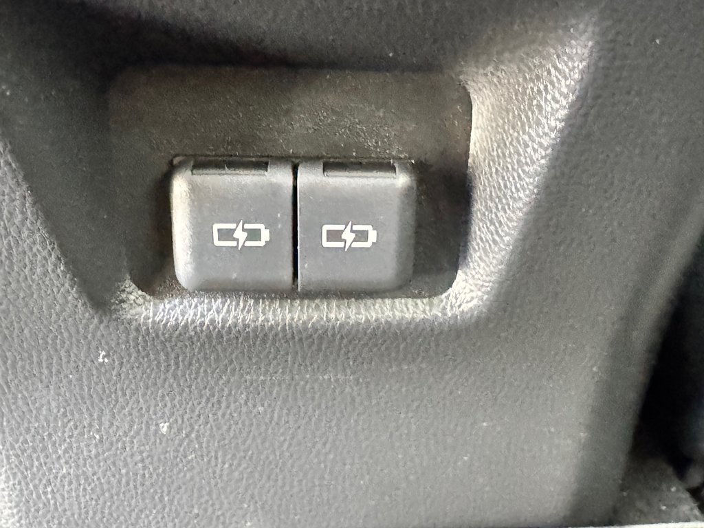 Toyota RAV4 LE AWD / VITRES TEINTÉES*HITCH*DÉMARREUR ET + / 2023 à Thetford Mines, Québec - 56 - w1024h768px