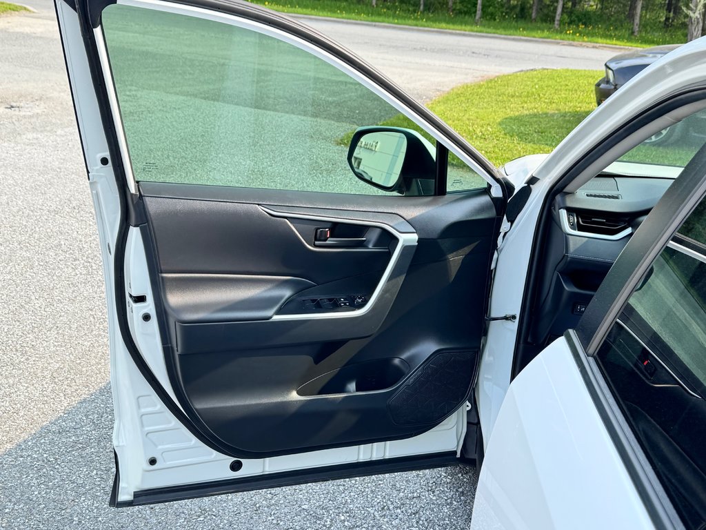 Toyota RAV4 LE AWD / VITRES TEINTÉES*HITCH*DÉMARREUR ET + / 2023 à Thetford Mines, Québec - 25 - w1024h768px