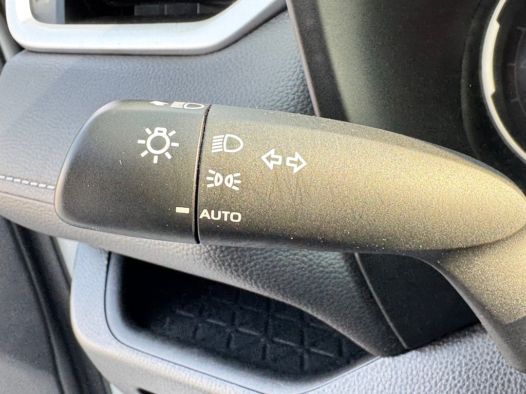 Toyota RAV4 LE AWD / VITRES TEINTÉES*HITCH*DÉMARREUR ET + / 2023 à Thetford Mines, Québec - 33 - w1024h768px