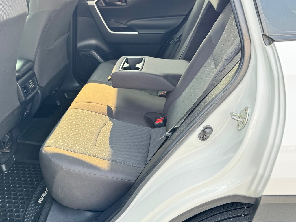 Toyota RAV4 LE AWD / VITRES TEINTÉES*HITCH*DÉMARREUR ET + / 2023 à Thetford Mines, Québec - 53 - w1024h768px