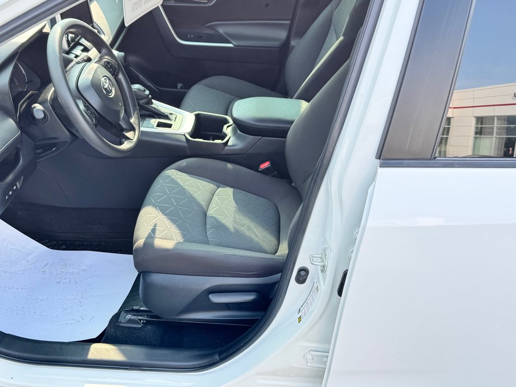 Toyota RAV4 LE AWD / VITRES TEINTÉES*HITCH*DÉMARREUR ET + / 2023 à Thetford Mines, Québec - 27 - w1024h768px