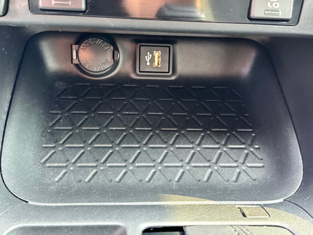 Toyota RAV4 LE AWD / VITRES TEINTÉES*HITCH*DÉMARREUR ET + / 2023 à Thetford Mines, Québec - 41 - w1024h768px