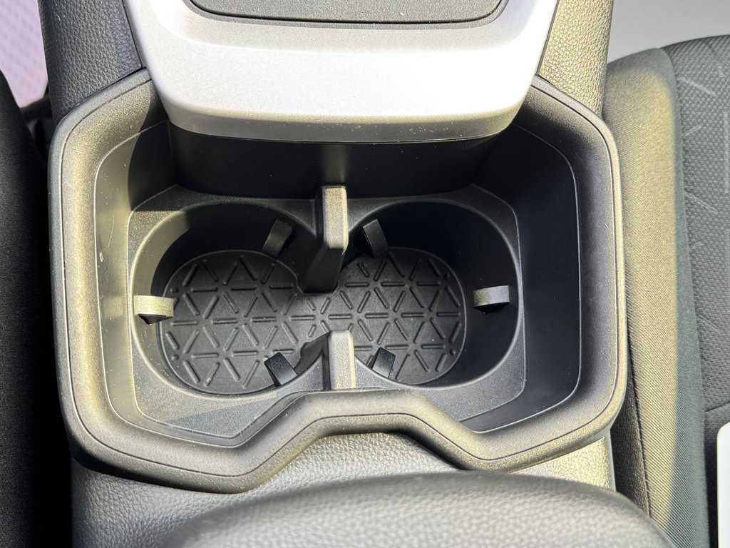 Toyota RAV4 LE AWD / VITRES TEINTÉES*HITCH*DÉMARREUR ET + / 2023 à Thetford Mines, Québec - 44 - w1024h768px