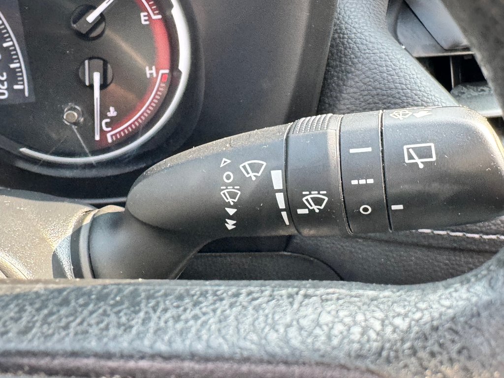 Toyota RAV4 LE AWD / VITRES TEINTÉES*HITCH*DÉMARREUR ET + / 2023 à Thetford Mines, Québec - 35 - w1024h768px