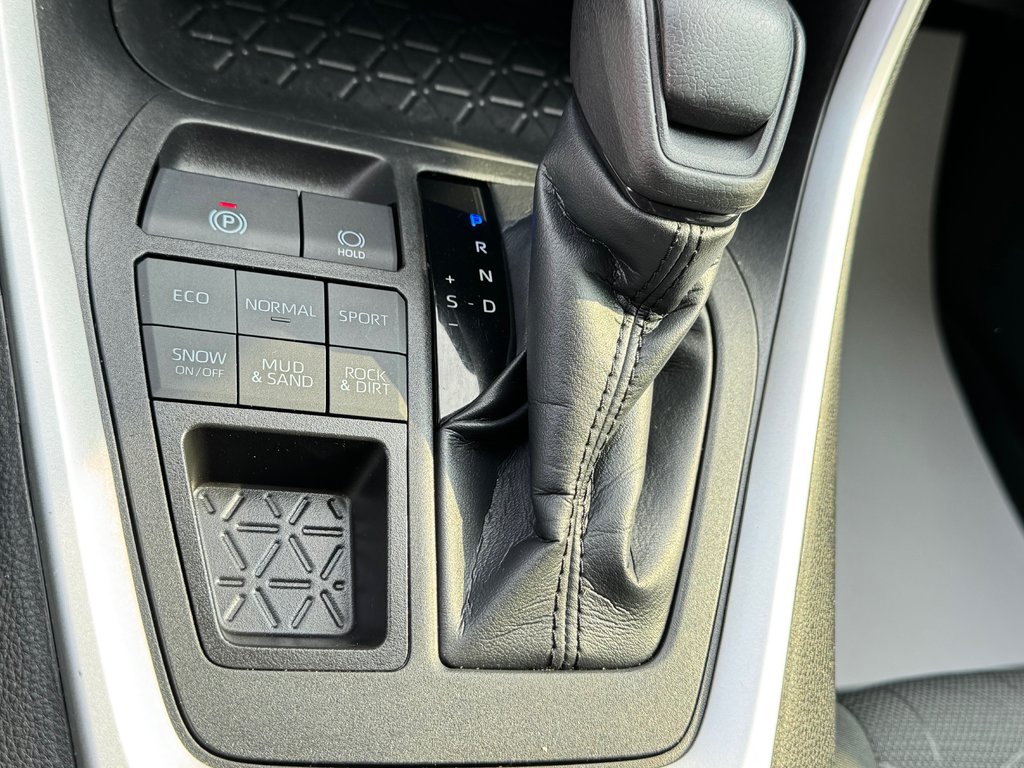 Toyota RAV4 LE AWD / VITRES TEINTÉES*HITCH*DÉMARREUR ET + / 2023 à Thetford Mines, Québec - 42 - w1024h768px