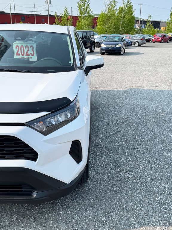 Toyota RAV4 LE AWD / VITRES TEINTÉES*HITCH*DÉMARREUR ET + / 2023 à Thetford Mines, Québec - 9 - w1024h768px