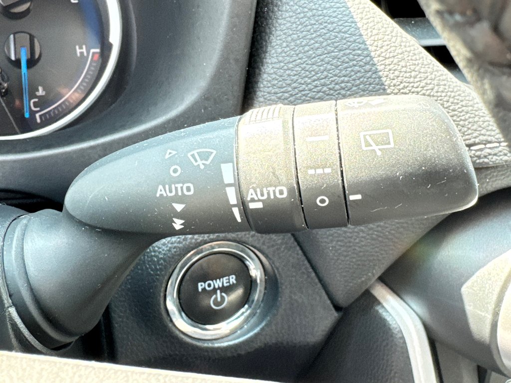 Toyota RAV4 HYBRIDE XLE AWD / PEA 29-08-28=100KM / BAS KILOS / 2023 à Thetford Mines, Québec - 42 - w1024h768px