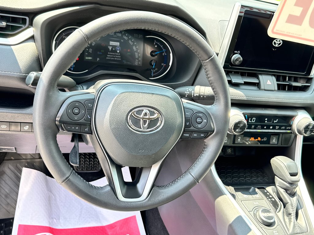 Toyota RAV4 HYBRIDE XLE AWD / PEA 29-08-28=100KM / BAS KILOS / 2023 à Thetford Mines, Québec - 38 - w1024h768px