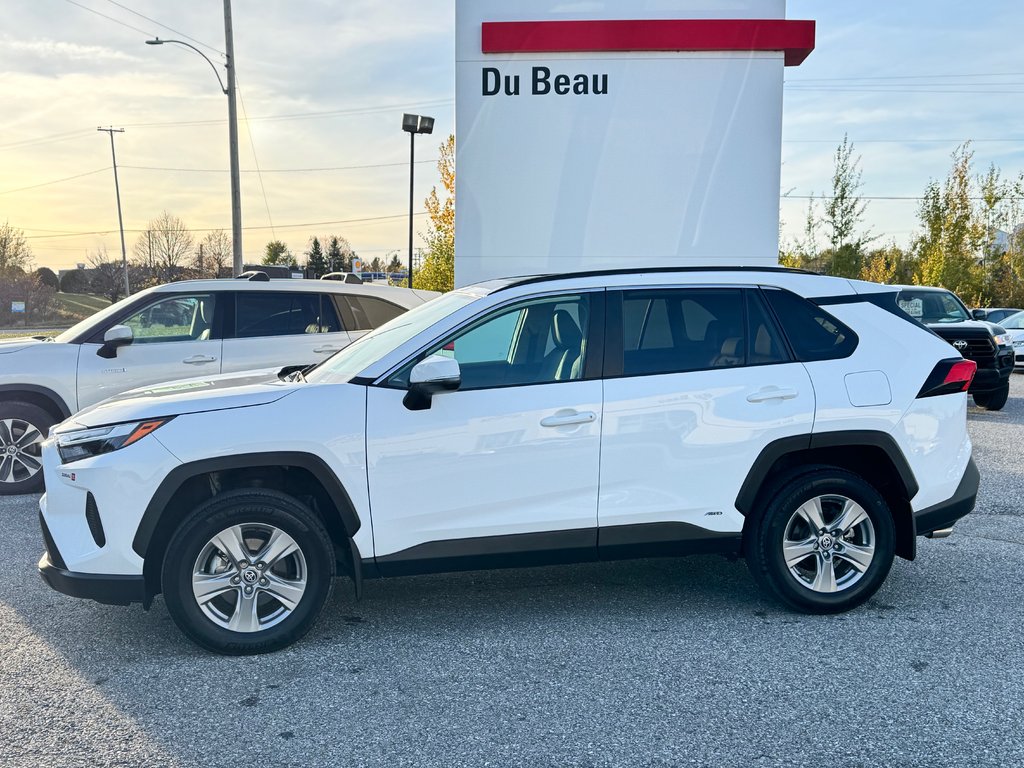 2023 Toyota RAV4 HYBRIDE XLE AWD / 19.800KM SEULEMENT / HITCH / in Thetford Mines, Quebec - 7 - w1024h768px