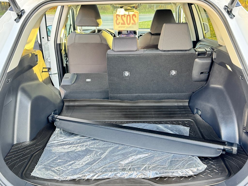 2023 Toyota RAV4 HYBRIDE XLE AWD / 19.800KM SEULEMENT / HITCH / in Thetford Mines, Quebec - 64 - w1024h768px