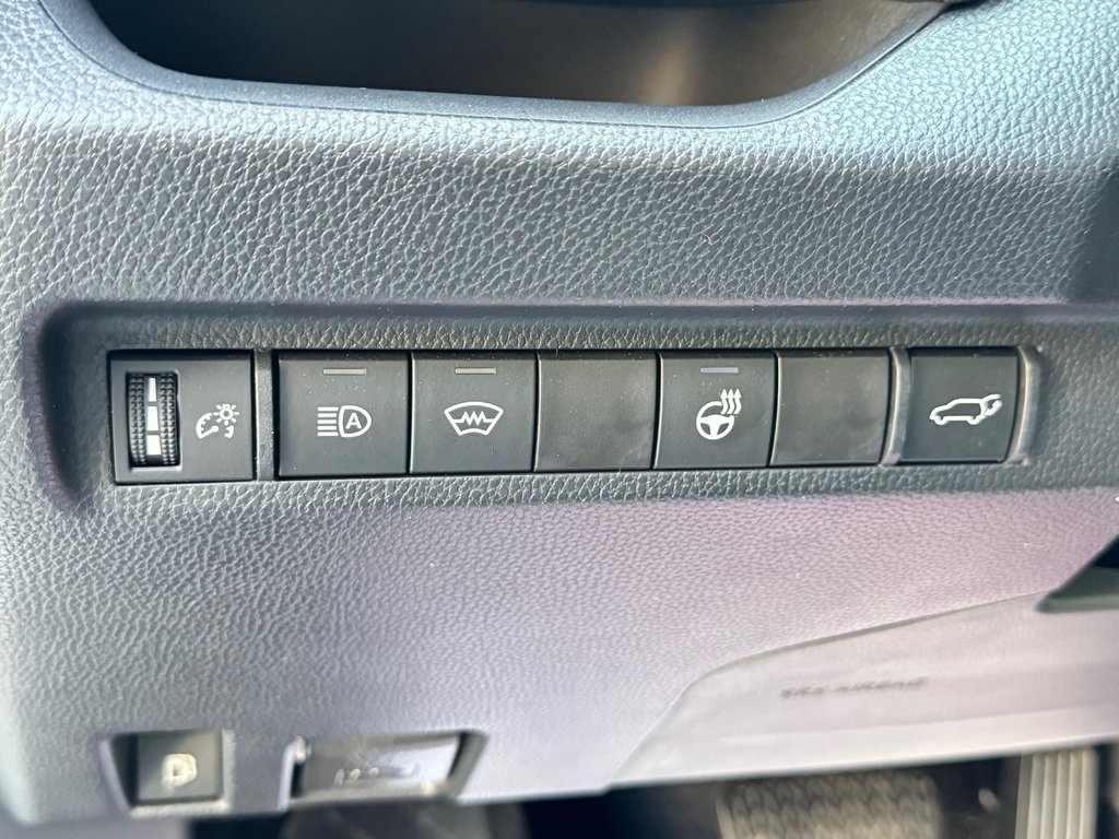 2023 Toyota RAV4 HYBRIDE XLE AWD / 19.800KM SEULEMENT / HITCH / in Thetford Mines, Quebec - 35 - w1024h768px