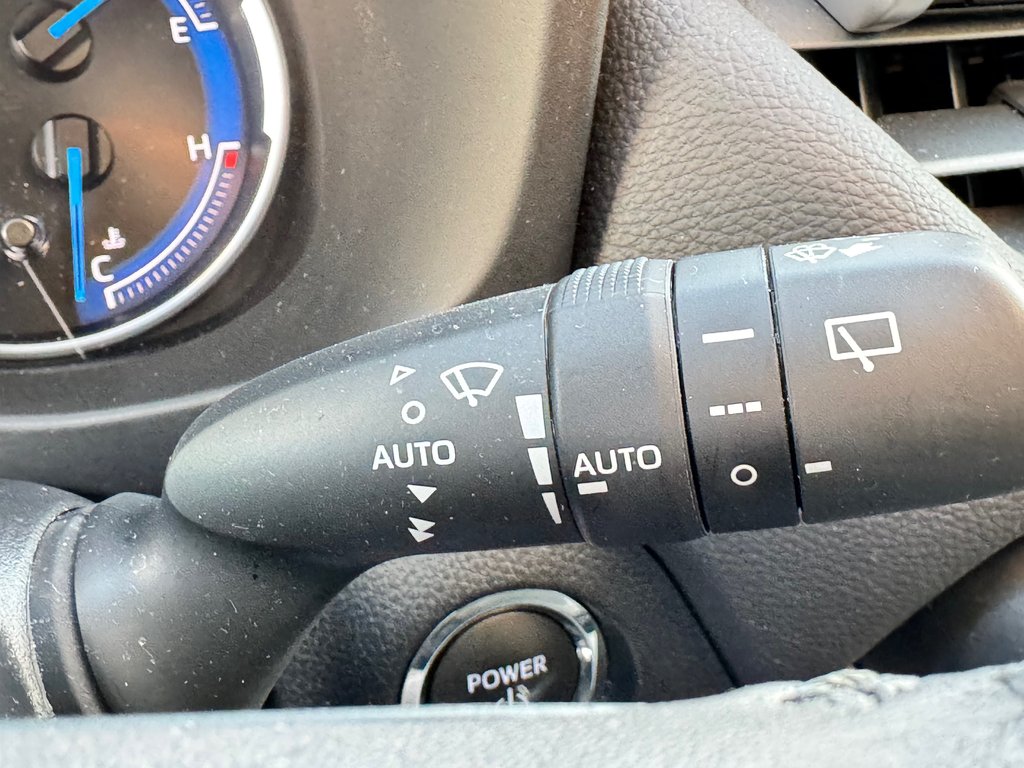 2023 Toyota RAV4 HYBRIDE XLE AWD / 19.800KM SEULEMENT / HITCH / in Thetford Mines, Quebec - 41 - w1024h768px