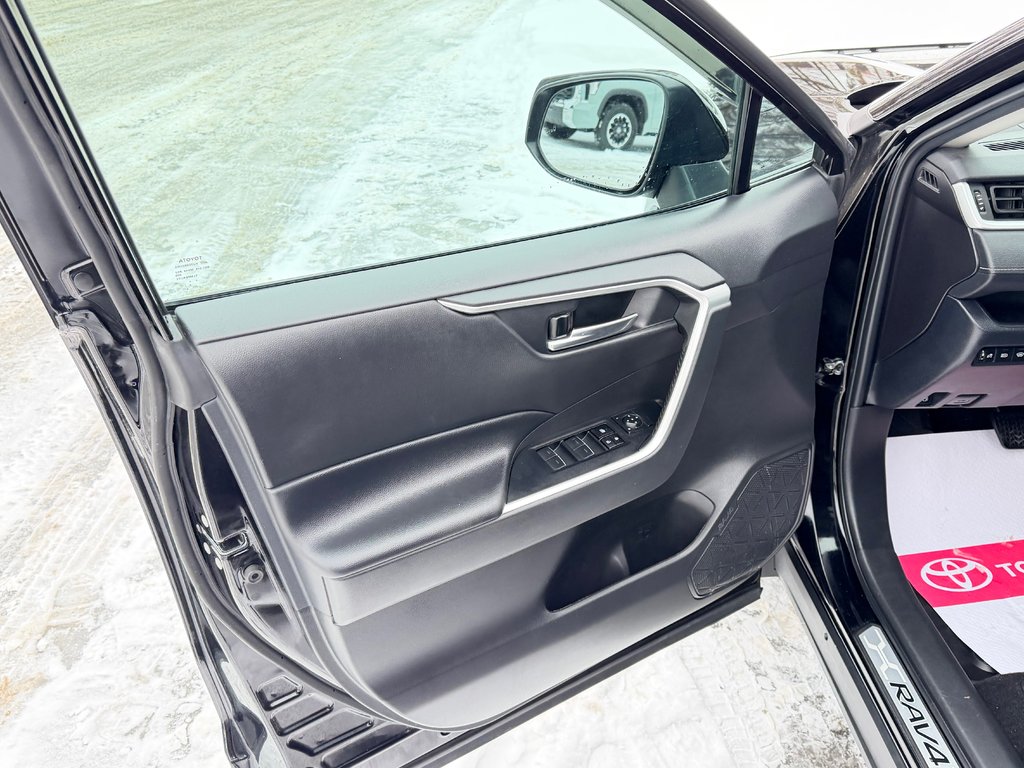 2023 Toyota RAV4 WOODLAND HYBRIDE ( TRÈS RARE ) PEA 30-03-28=100KM in Thetford Mines, Quebec - 31 - w1024h768px