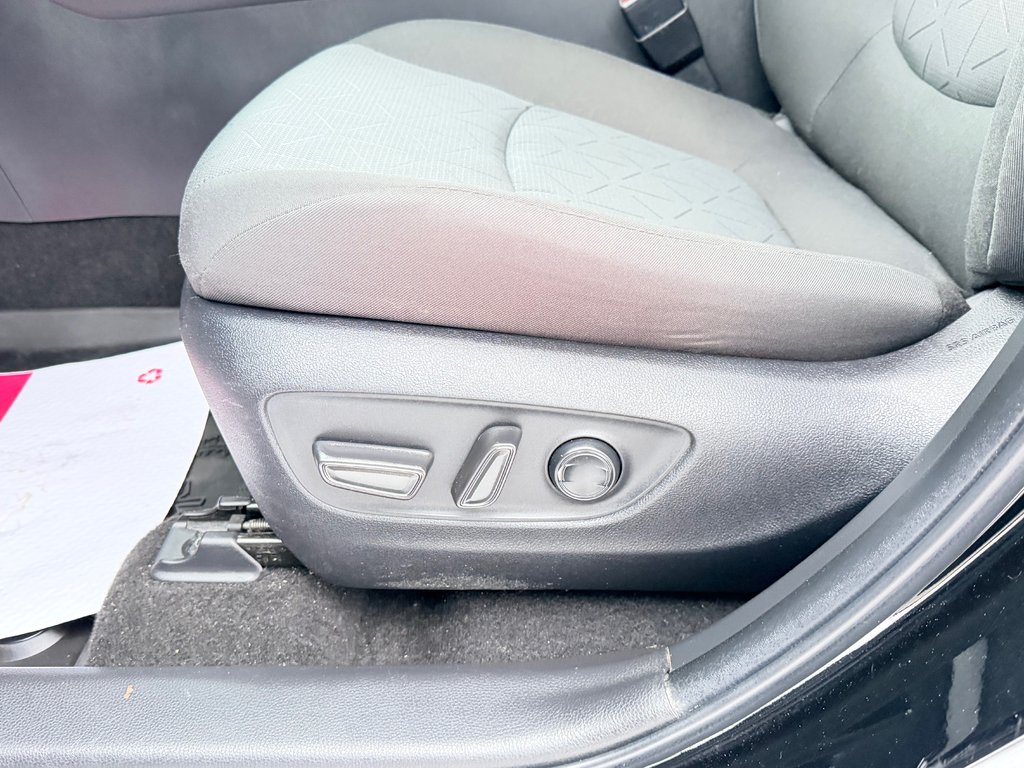 2023 Toyota RAV4 WOODLAND HYBRIDE ( TRÈS RARE ) PEA 30-03-28=100KM in Thetford Mines, Quebec - 38 - w1024h768px