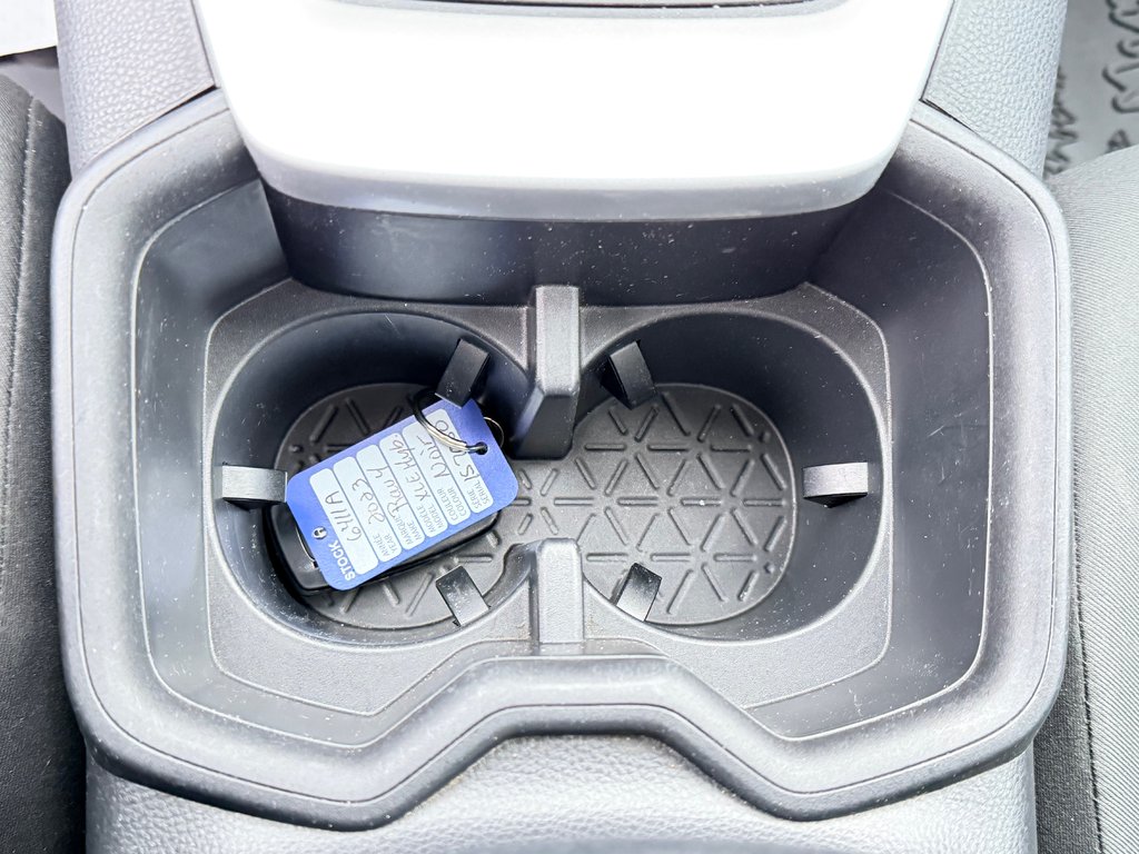 2023 Toyota RAV4 WOODLAND HYBRIDE ( TRÈS RARE ) PEA 30-03-28=100KM in Thetford Mines, Quebec - 48 - w1024h768px