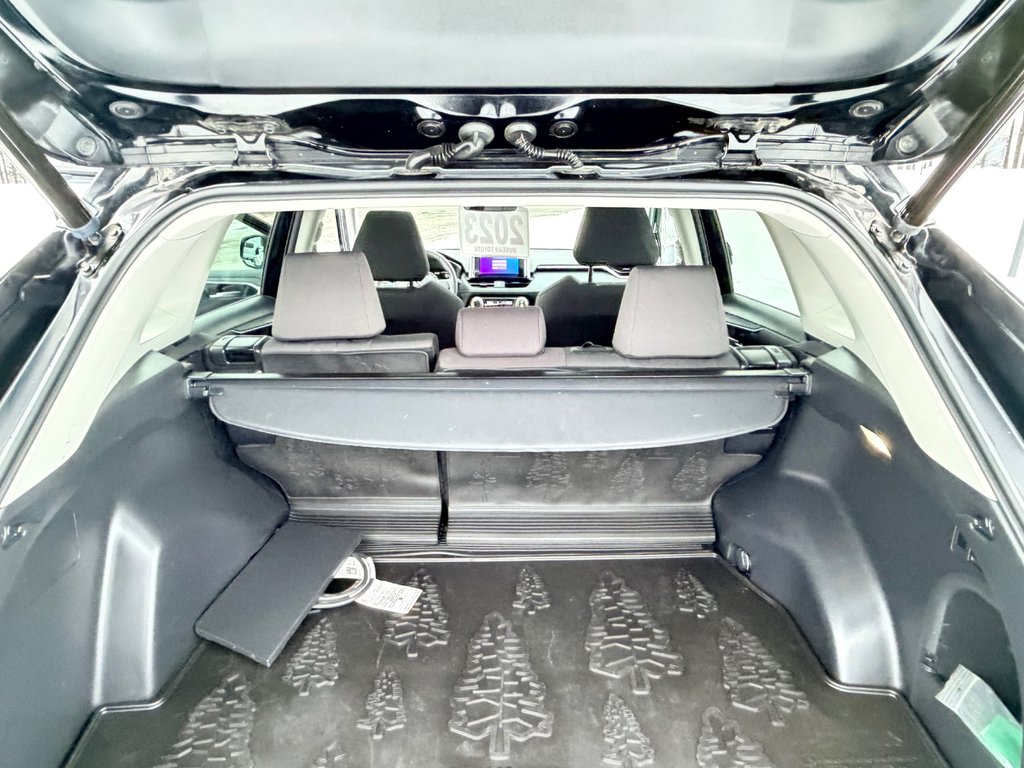 2023 Toyota RAV4 WOODLAND HYBRIDE ( TRÈS RARE ) PEA 30-03-28=100KM in Thetford Mines, Quebec - 58 - w1024h768px