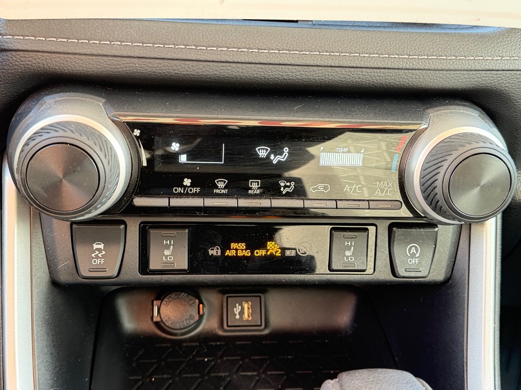 Toyota RAV4 LE AWD / 17.200KM SEULEMENT WOWWWWW !!! / 2023 à Thetford Mines, Québec - 36 - w1024h768px