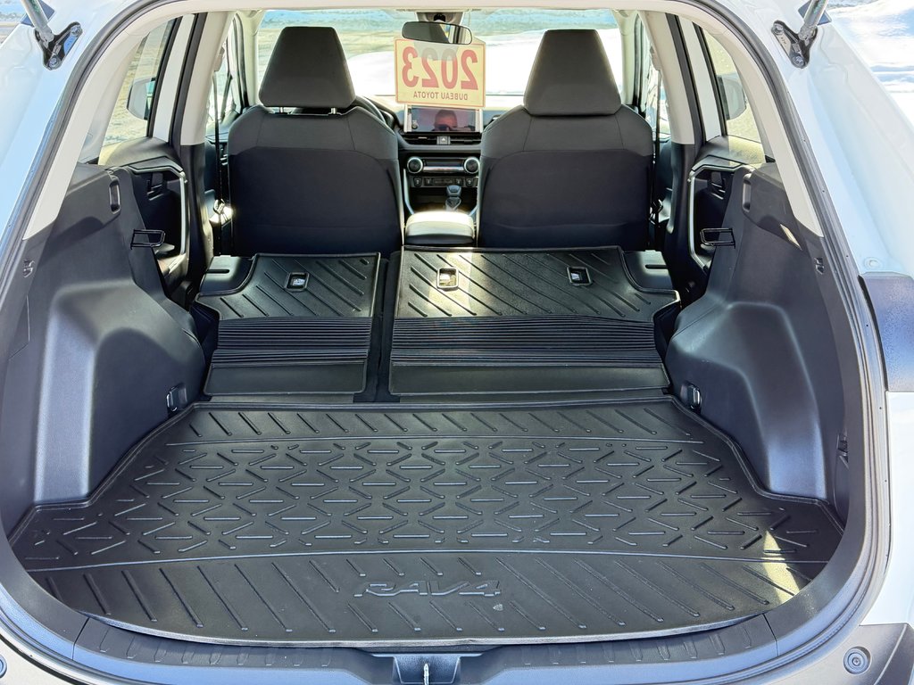 Toyota RAV4 LE AWD / 17.200KM SEULEMENT WOWWWWW !!! / 2023 à Thetford Mines, Québec - 53 - w1024h768px