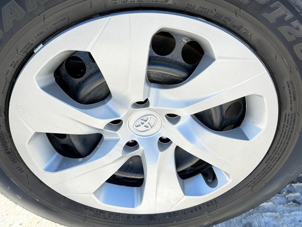 Toyota RAV4 LE AWD / 17.200KM SEULEMENT WOWWWWW !!! / 2023 à Thetford Mines, Québec - 13 - w1024h768px