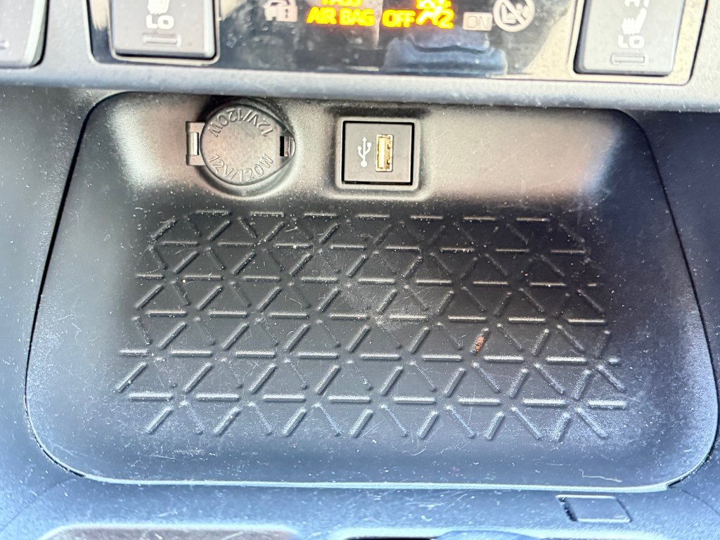 Toyota RAV4 LE AWD / 17.200KM SEULEMENT WOWWWWW !!! / 2023 à Thetford Mines, Québec - 39 - w1024h768px