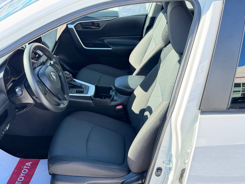 Toyota RAV4 LE AWD / 17.200KM SEULEMENT WOWWWWW !!! / 2023 à Thetford Mines, Québec - 24 - w1024h768px