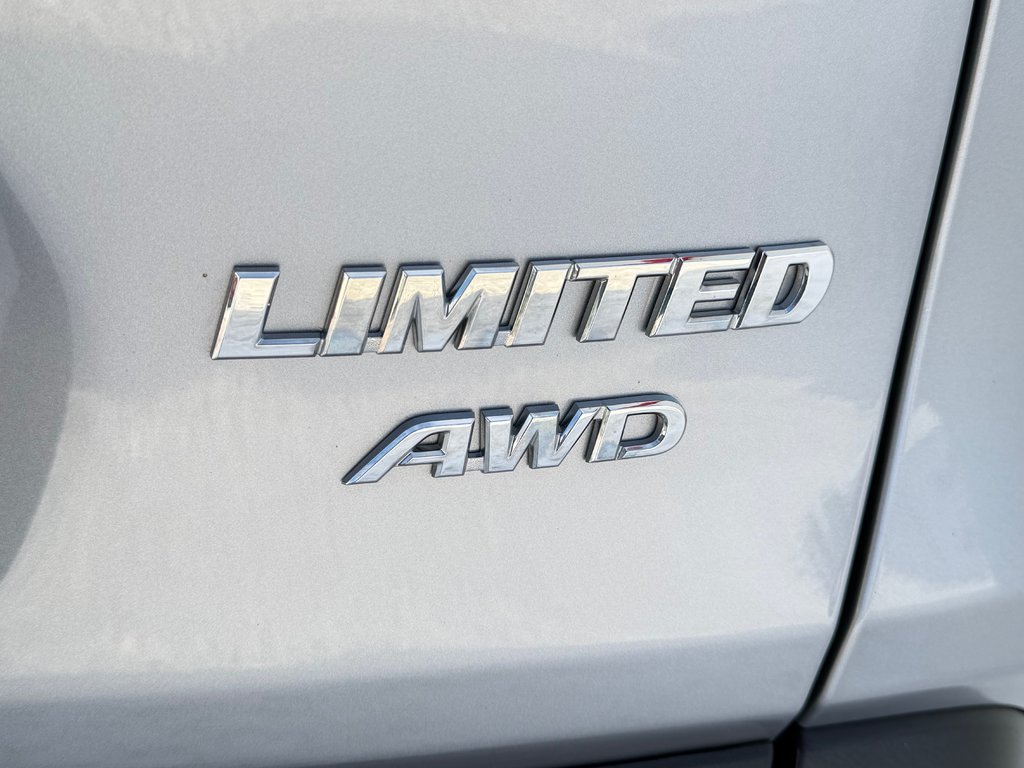 Toyota RAV4 LIMITED AWD / ÉTAT NEUF / 16.700KM WOWWWWW ! / 2023 à Thetford Mines, Québec - 28 - w1024h768px