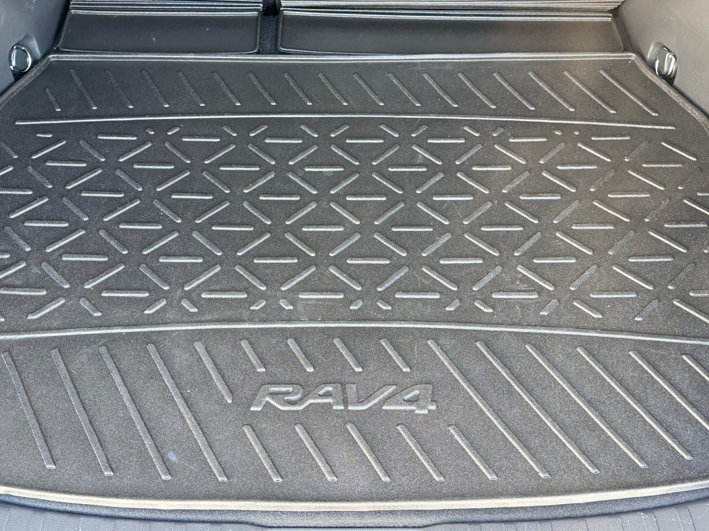 Toyota RAV4 LIMITED AWD / ÉTAT NEUF / 16.700KM WOWWWWW ! / 2023 à Thetford Mines, Québec - 68 - w1024h768px