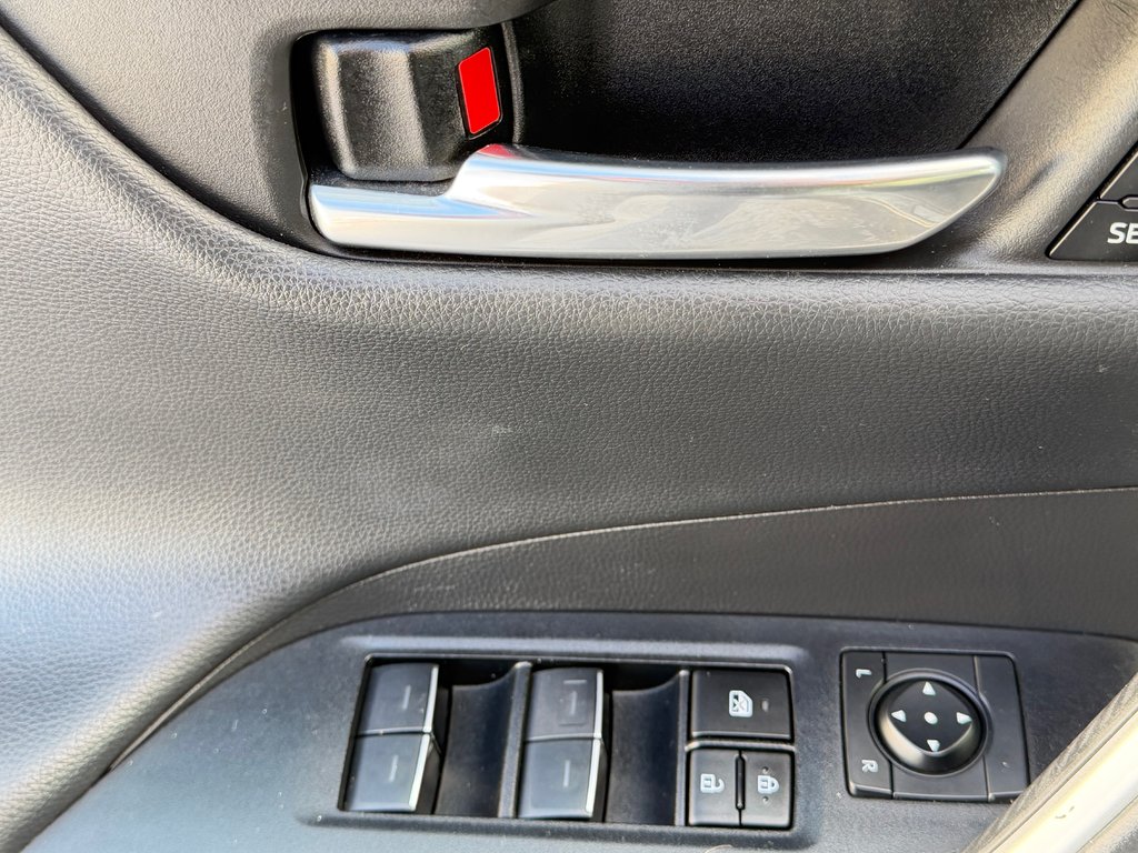 Toyota RAV4 LIMITED AWD / ÉTAT NEUF / 16.700KM WOWWWWW ! / 2023 à Thetford Mines, Québec - 32 - w1024h768px