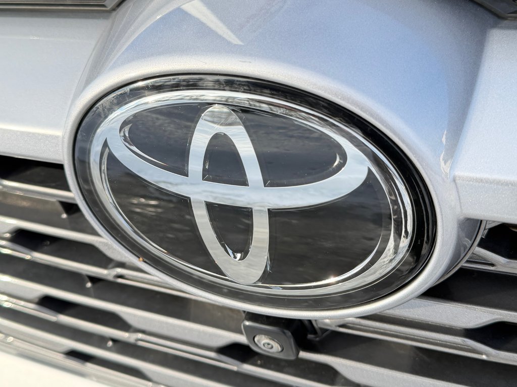 Toyota RAV4 LIMITED AWD / ÉTAT NEUF / 16.700KM WOWWWWW ! / 2023 à Thetford Mines, Québec - 13 - w1024h768px