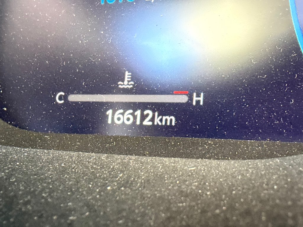 Toyota RAV4 LIMITED AWD / ÉTAT NEUF / 16.700KM WOWWWWW ! / 2023 à Thetford Mines, Québec - 44 - w1024h768px