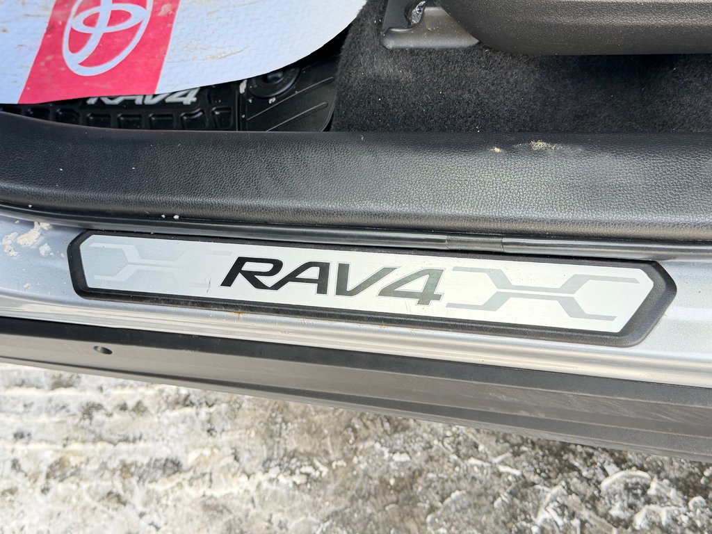 Toyota RAV4 LIMITED AWD / ÉTAT NEUF / 16.700KM WOWWWWW ! / 2023 à Thetford Mines, Québec - 36 - w1024h768px