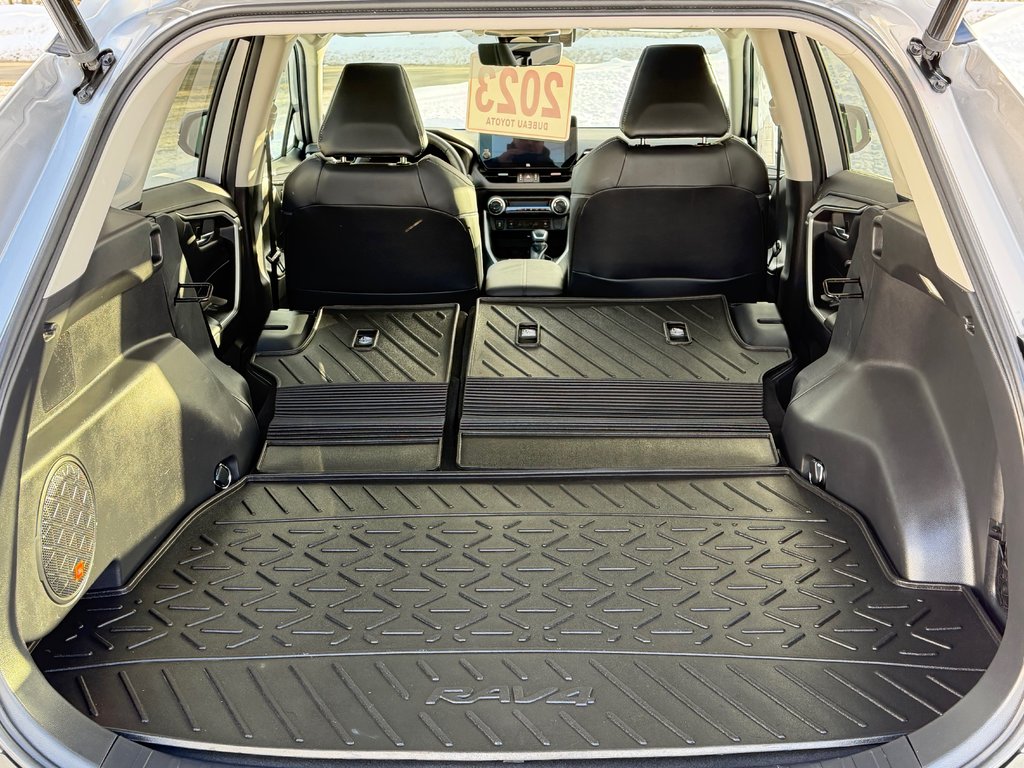 Toyota RAV4 LIMITED AWD / ÉTAT NEUF / 16.700KM WOWWWWW ! / 2023 à Thetford Mines, Québec - 70 - w1024h768px