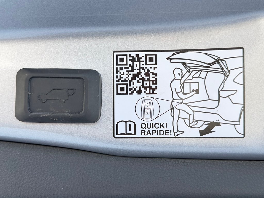 Toyota RAV4 LIMITED AWD / ÉTAT NEUF / 16.700KM WOWWWWW ! / 2023 à Thetford Mines, Québec - 72 - w1024h768px