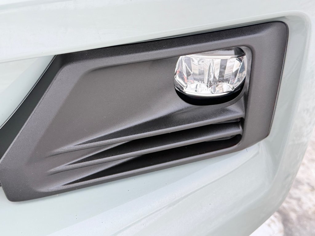 Toyota RAV4 TRAIL AWD / TRÈS BAS KILOS / COULEUR RARE !!! / 2023 à Thetford Mines, Québec - 11 - w1024h768px