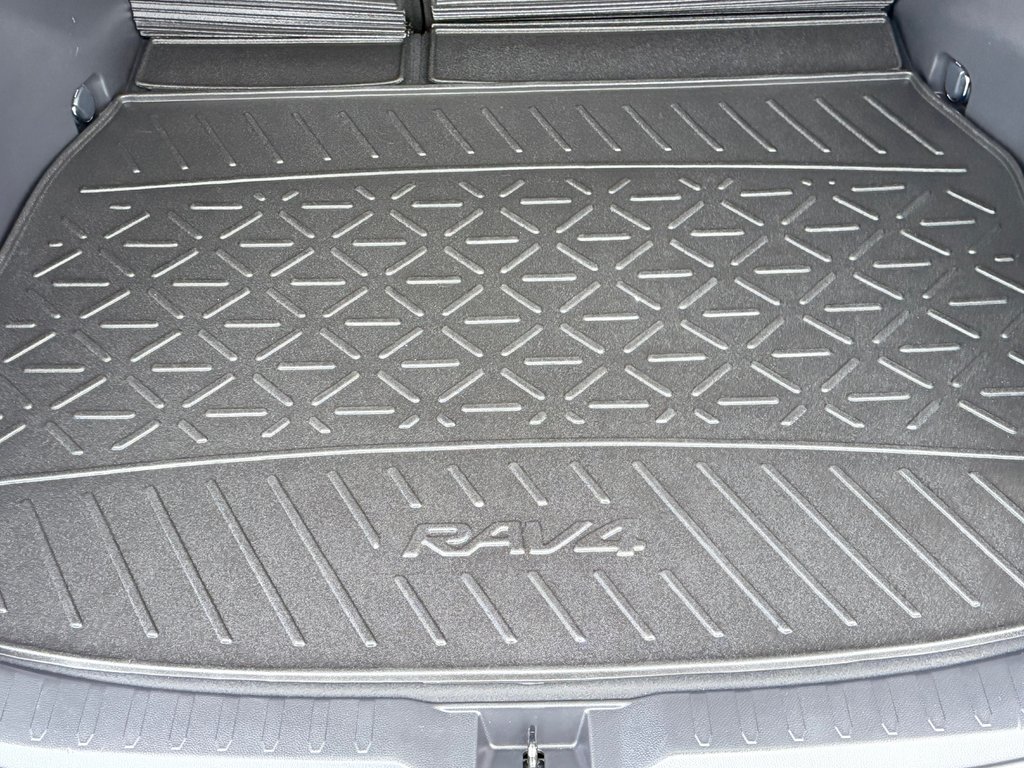 Toyota RAV4 TRAIL AWD / TRÈS BAS KILOS / COULEUR RARE !!! / 2023 à Thetford Mines, Québec - 61 - w1024h768px