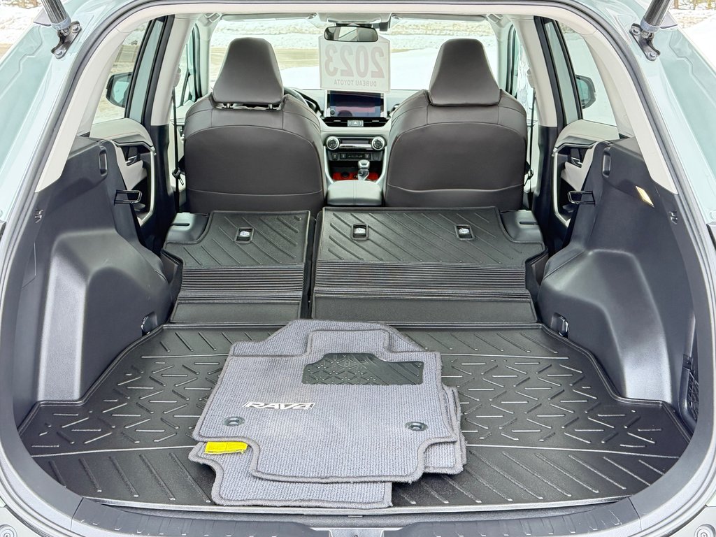 Toyota RAV4 TRAIL AWD / TRÈS BAS KILOS / COULEUR RARE !!! / 2023 à Thetford Mines, Québec - 62 - w1024h768px