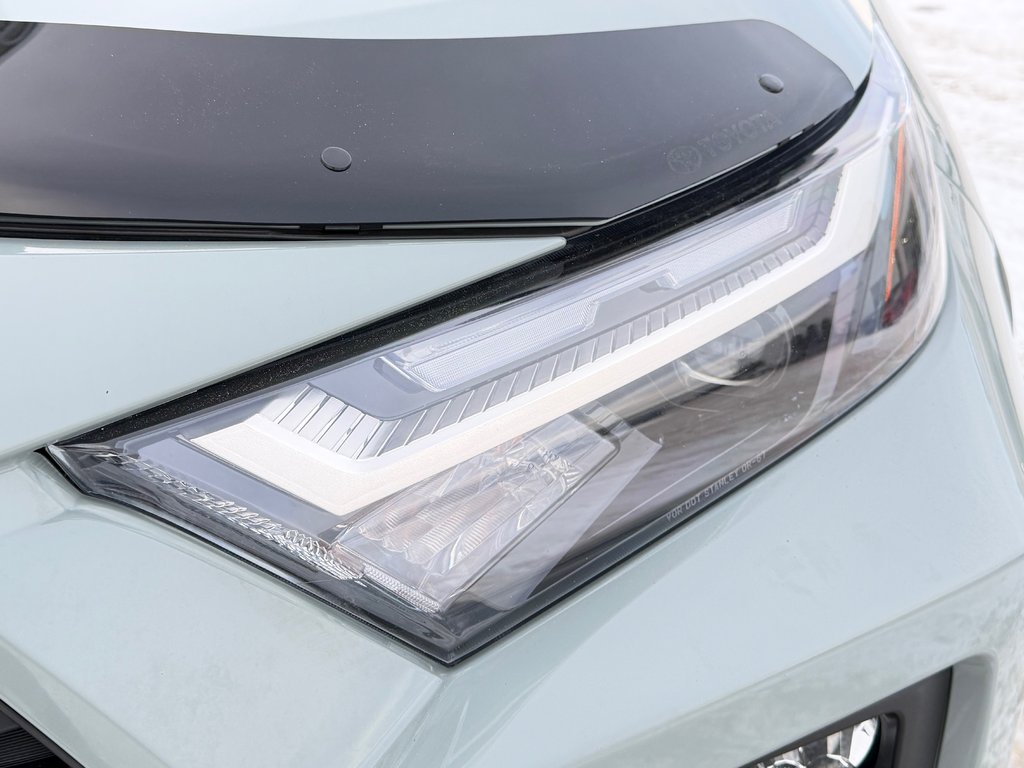 Toyota RAV4 TRAIL AWD / TRÈS BAS KILOS / COULEUR RARE !!! / 2023 à Thetford Mines, Québec - 10 - w1024h768px