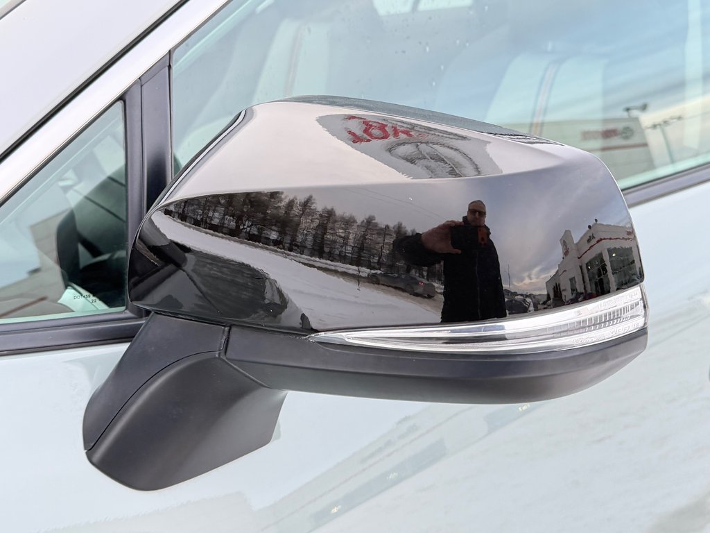 Toyota RAV4 TRAIL AWD / TRÈS BAS KILOS / COULEUR RARE !!! / 2023 à Thetford Mines, Québec - 16 - w1024h768px