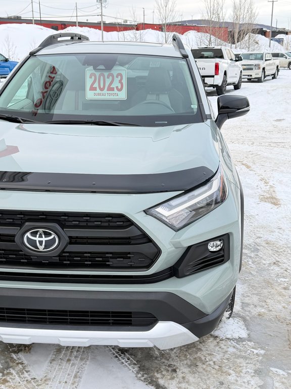 Toyota RAV4 TRAIL AWD / TRÈS BAS KILOS / COULEUR RARE !!! / 2023 à Thetford Mines, Québec - 9 - w1024h768px