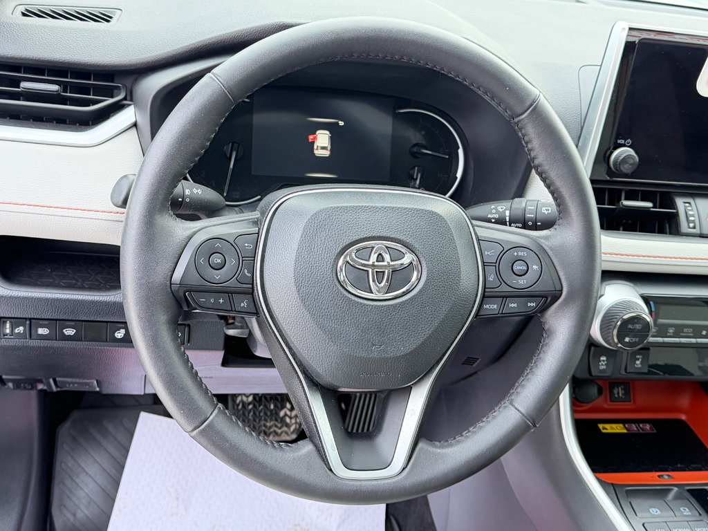 Toyota RAV4 TRAIL AWD / TRÈS BAS KILOS / COULEUR RARE !!! / 2023 à Thetford Mines, Québec - 36 - w1024h768px