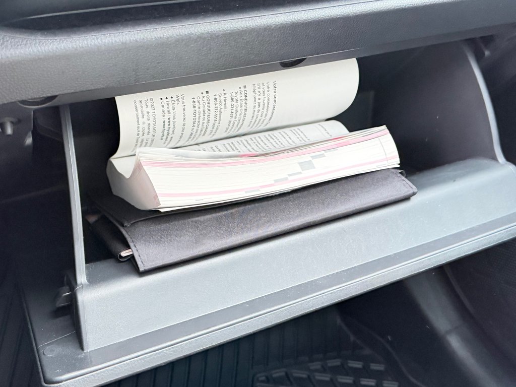 Toyota RAV4 TRAIL AWD / TRÈS BAS KILOS / COULEUR RARE !!! / 2023 à Thetford Mines, Québec - 52 - w1024h768px