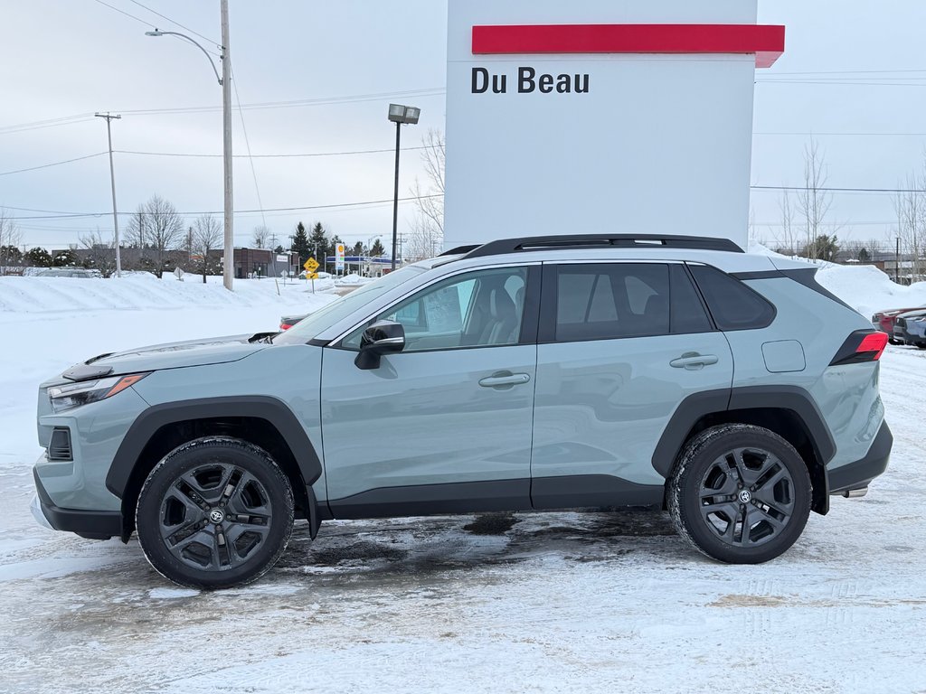 Toyota RAV4 TRAIL AWD / TRÈS BAS KILOS / COULEUR RARE !!! / 2023 à Thetford Mines, Québec - 8 - w1024h768px