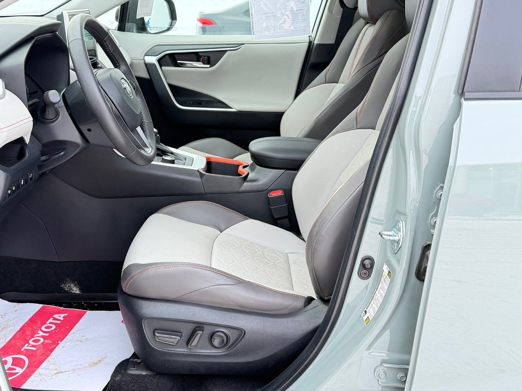 Toyota RAV4 TRAIL AWD / TRÈS BAS KILOS / COULEUR RARE !!! / 2023 à Thetford Mines, Québec - 31 - w1024h768px