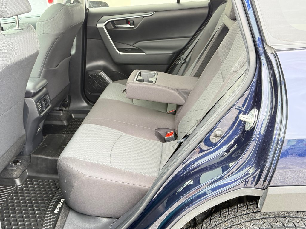 Toyota RAV4 XLE AWD / HITCH / CERTIFIÉ TOYOTA  / 2023 à Thetford Mines, Québec - 54 - w1024h768px