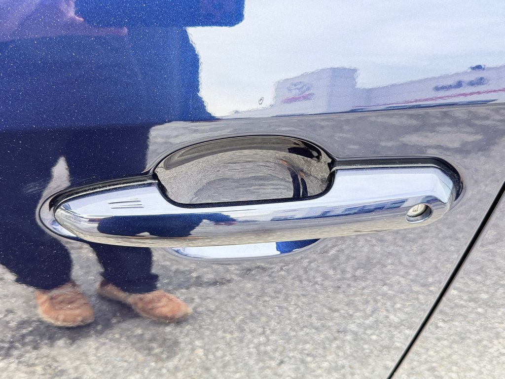 Toyota RAV4 XLE AWD / HITCH / CERTIFIÉ TOYOTA  / 2023 à Thetford Mines, Québec - 19 - w1024h768px