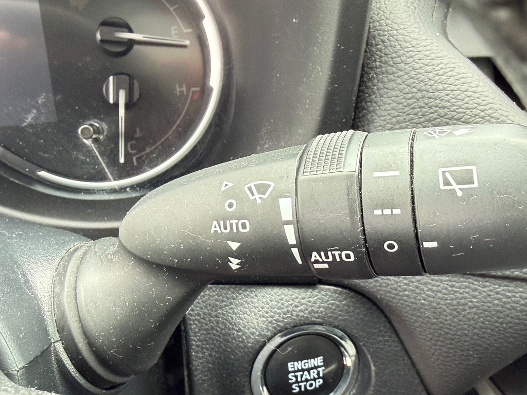 Toyota RAV4 XLE AWD / HITCH / CERTIFIÉ TOYOTA  / 2023 à Thetford Mines, Québec - 38 - w1024h768px