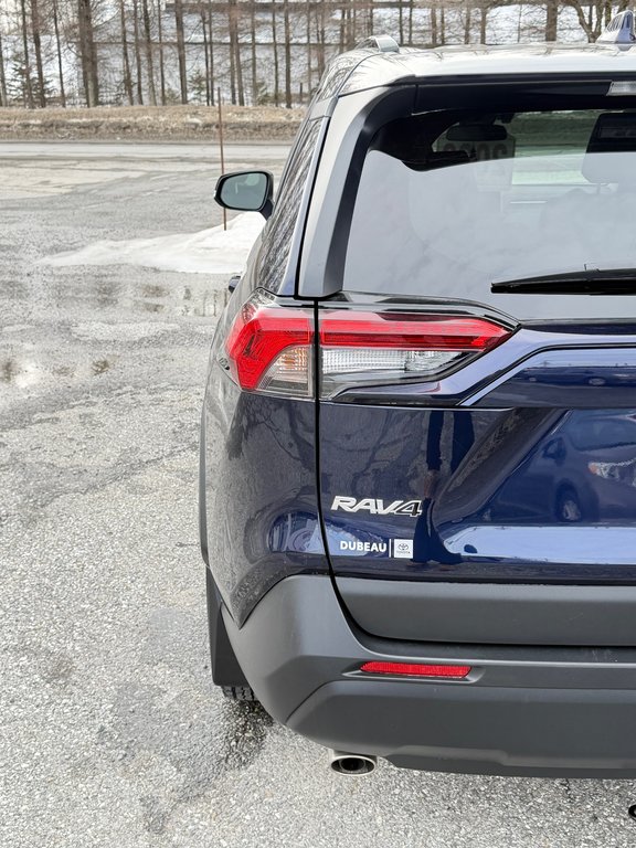 Toyota RAV4 XLE AWD / HITCH / CERTIFIÉ TOYOTA  / 2023 à Thetford Mines, Québec - 21 - w1024h768px