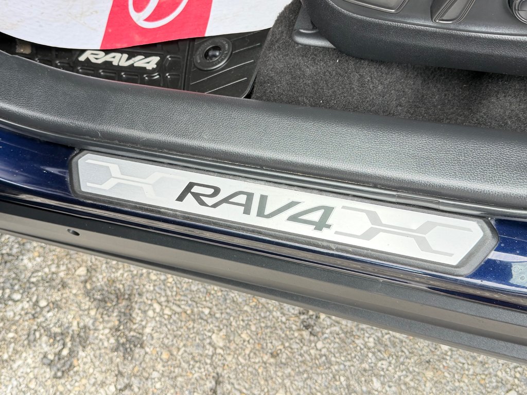 Toyota RAV4 XLE AWD / HITCH / CERTIFIÉ TOYOTA  / 2023 à Thetford Mines, Québec - 31 - w1024h768px