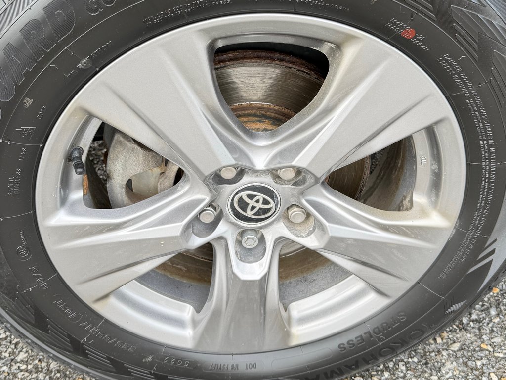 Toyota RAV4 XLE AWD / HITCH / CERTIFIÉ TOYOTA  / 2023 à Thetford Mines, Québec - 14 - w1024h768px
